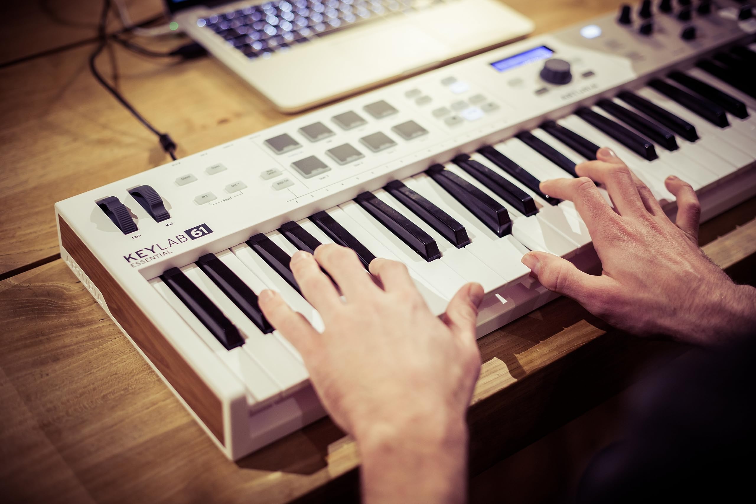 arturia-keylab-essential-61-mk3-white-midi-keyboard-61-tasten image 5