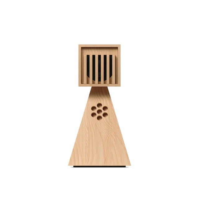 teenage-engineering-ch-8-gisela-chorsingende-holzpuppe-mit-lautsprecher image 1