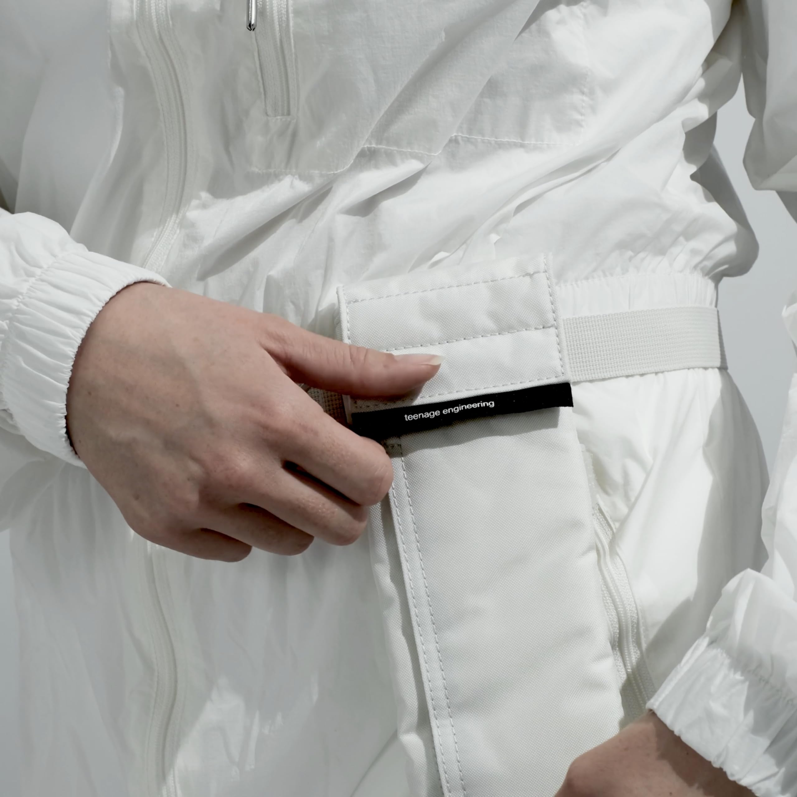 teenage-engineering-field-bag-op-z-medium-white-transporttasche image 6