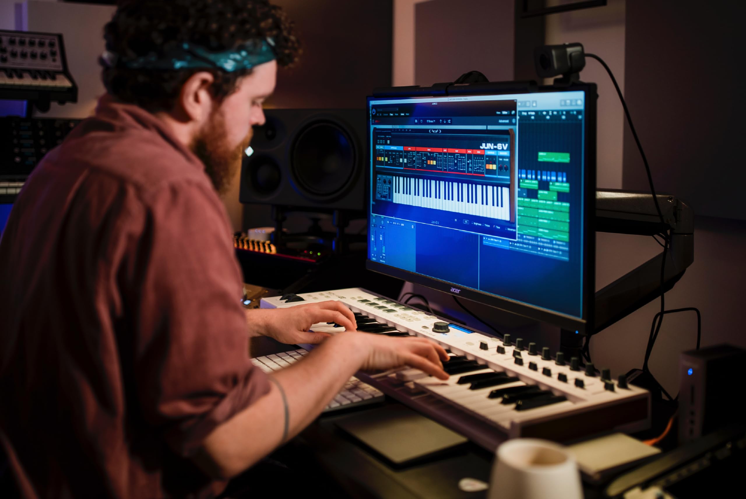 arturia-keylab-essential-49-mk3-white-midi-keyboard-controller image 5