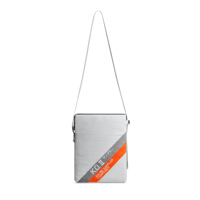 teenage-engineering-ep-133-k-o-ii-soft-bag-tragetasche-silber-grau-200x260x20-mm image 1